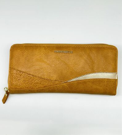 BELLUNA（ベルーナ）の「＜クロコダイル＞開運祈願梅型押し長財布（財布・パスケース）」