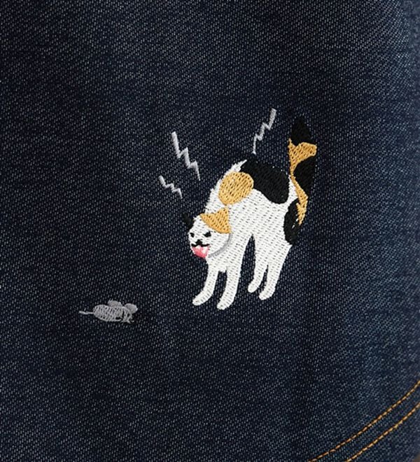 BELLUNA（ベルーナ）の「ネコ刺しゅうデニム調プルオーバー（カットソー）」｜詳細画像