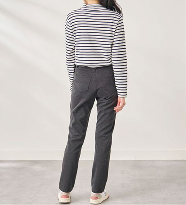 BELLUNA（ベルーナ）の「防風&times;ストレッチ素材ストレートパンツ（フルレングスパンツ）」｜詳細画像