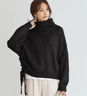 Pierrot（ピエロ）の「ゆったりサイドリボンタートルニット（ニット・セーター）」｜ブラック