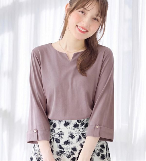 alotta（アロッタ）の「さらっと綿混素材 金ボタンデザインTシャツ（カットソー）」｜ラベンダーグレー