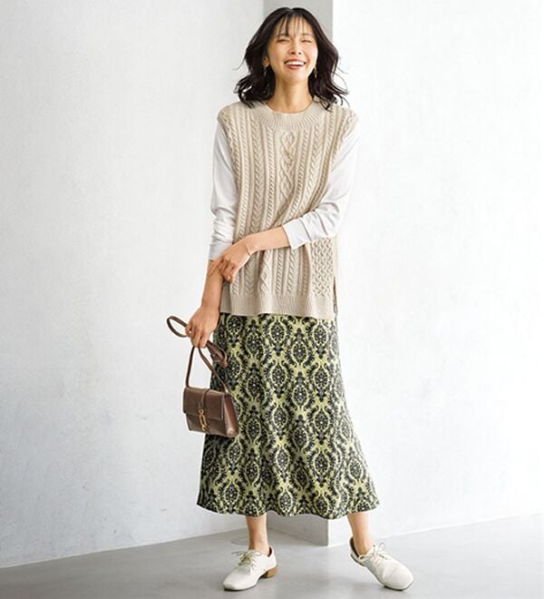 BELLUNA（ベルーナ）の「スリットデザインケーブル柄ニットベスト（ベスト）」｜詳細画像