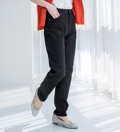 BELLUNA（ベルーナ）の「サラリ速乾！綿サテンストレッチカラーパンツ（フルレングスパンツ）」