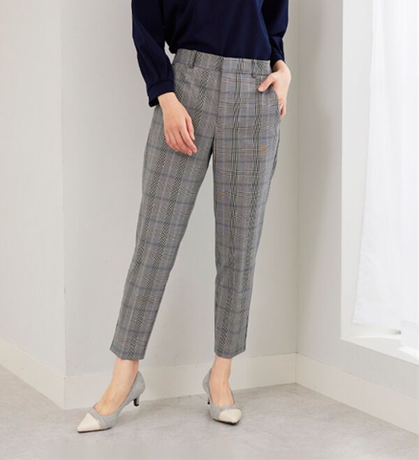 BELLUNA（ベルーナ）の「サマ見え！美脚テーパードパンツ（テーパードパンツ）」｜詳細画像