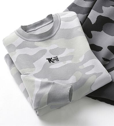 「＜ザ　ショップ　ティーケー＞軽量ストレッチカモフラ柄セーター（メンズニット・セーター）」