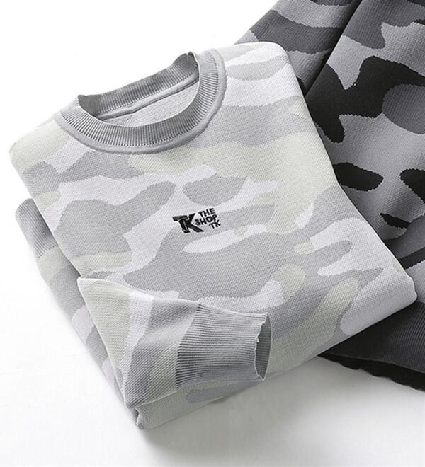 「＜ザ　ショップ　ティーケー＞軽量ストレッチカモフラ柄セーター（メンズニット・セーター）」｜ホワイト