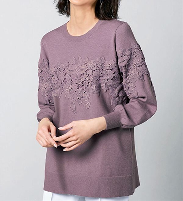 VINNO（ヴィノ）の「ケミカルレース使いニットトップス（ニット・セーター）」｜ローズグレー