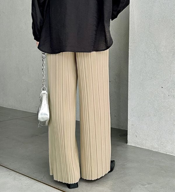 GeeRA（ジーラ）の「セルフカットセミワイドプリーツパンツ（フルレングスパンツ）」｜詳細画像