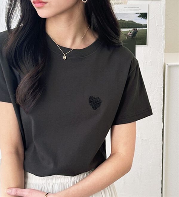 GeeRA（ジーラ）の「綿１００％アソート１ポイント刺しゅうＴシャツ（カットソー）」｜詳細画像