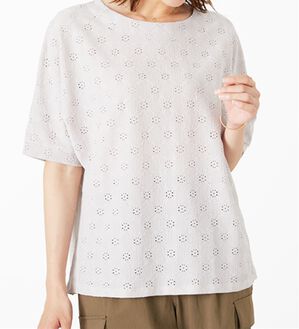 BELLUNA（ベルーナ）の「総レース素材ドルマンプルオーバー（カットソー）」｜ライトベージュ