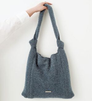 BELLUNA（ベルーナ）の「ラメ調ニット素材トートバッグ（その他バッグ）」｜ネイビー