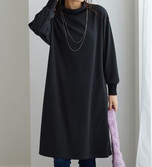 BELLUNA（ベルーナ）の「ふんわりなめらか裏ベロアワンピース（カットソーワンピース）」｜黒無地