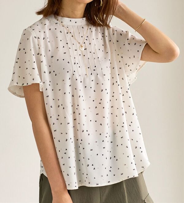 BELLUNA（ベルーナ）の「小紋柄タック使い袖フレアーブラウス（ブラウス）」｜詳細画像