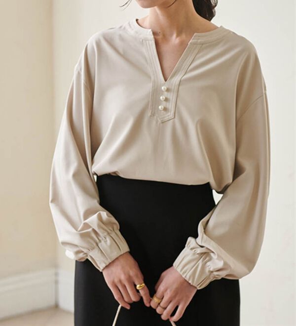 RANAN（ラナン）の「3つの機能付！パール調ボタン付スキッパーブラウス（ブラウス）」｜詳細画像