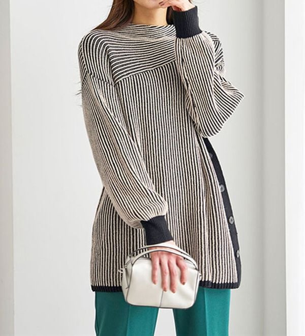 BELLUNA（ベルーナ）の「ボタン使いストライプジャカード切替ニットチュニック（チュニック）」｜オフ白&times;黒