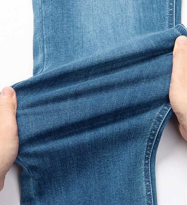BELLUNA（ベルーナ）の「やわらかストレッチデニム素材スリムパンツ（フルレングスパンツ）」｜詳細画像