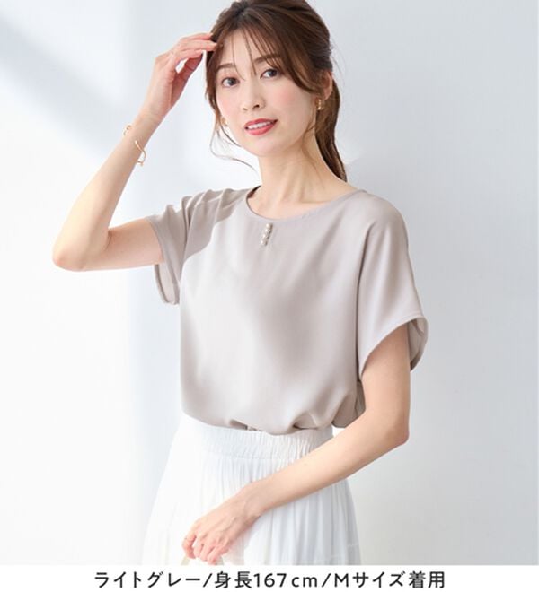 alotta（アロッタ）の「【イージーケア】パール調ボタンデザインブラウス（ブラウス）」｜詳細画像