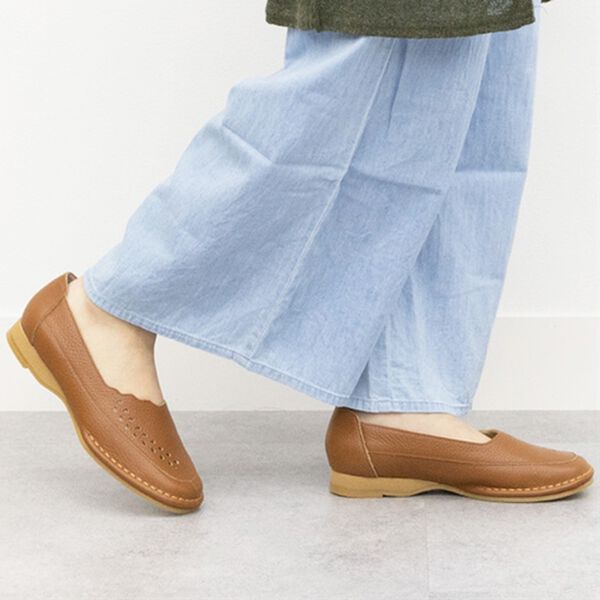 BELLUNA（ベルーナ）の「イタリアンレザーパンチング日本製パンプス（パンプス）」｜詳細画像