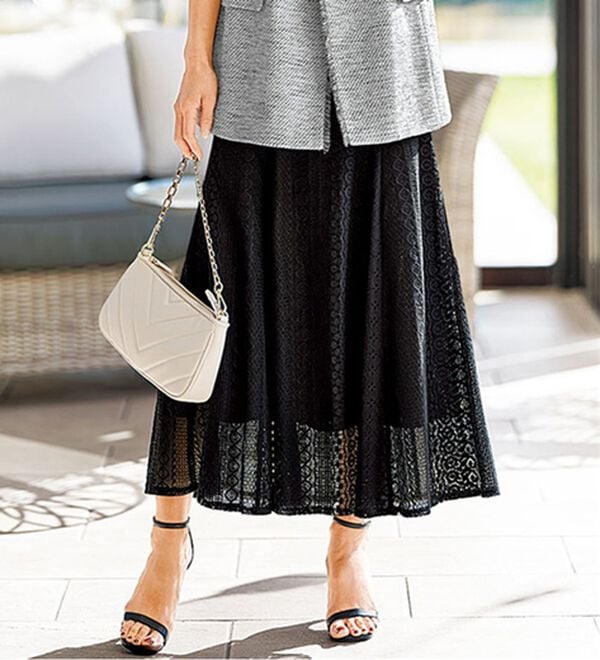 BELLUNA（ベルーナ）の「レース切替デザインフレアースカート（ロングスカート）」｜黒