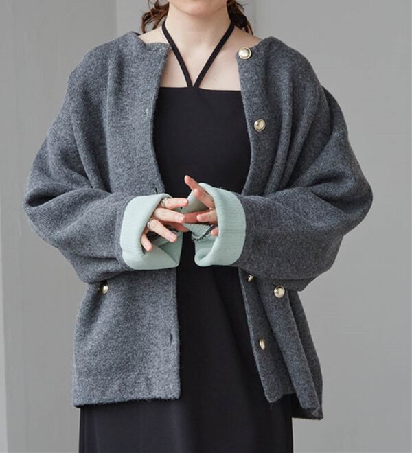 RANAN（ラナン）の「裏配色ゴールド調ボタンニットコーディガン（ニットカーディガン）」｜詳細画像