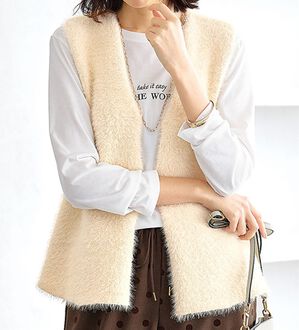 BELLUNA（ベルーナ）の「ふんわり贅沢シャギー素材ペプラムベスト（ベスト）」｜詳細画像