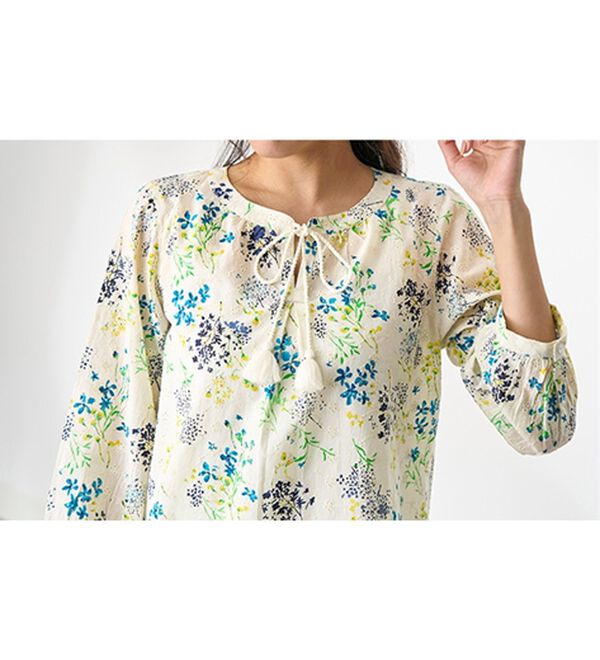 BELLUNA（ベルーナ）の「綿１００％刺しゅう使いプリントチュニック（チュニック）」｜詳細画像