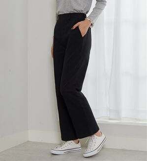 BELLUNA（ベルーナ）の「綿タッチハイパー美脚フレアーパンツ（フルレングスパンツ）」｜黒