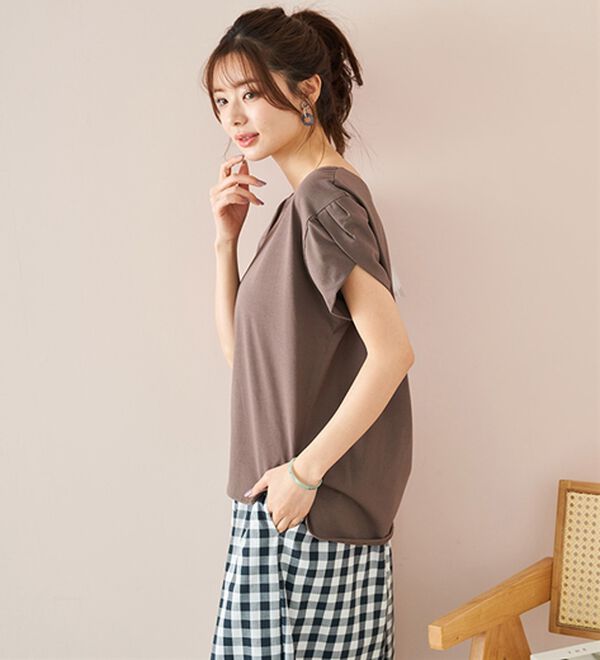 BELLUNA（ベルーナ）の「華奢見せ！後ろ美人デザインプルオーバー（カットソー）」｜詳細画像