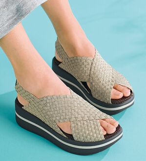 ルフラン（ルフラン）の「ゴムゴム　クロスメッシュサンダル（サンダル・ミュール）」｜シャンパン
