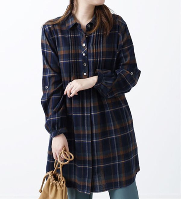 BELLUNA（ベルーナ）の「多ボタン使いチェック柄シャツチュニック（チュニック）」｜詳細画像