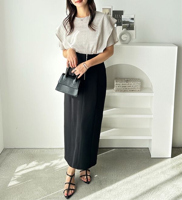 GeeRA（ジーラ）の「ラッフルショルダー表面感カットソー（カットソー）」｜詳細画像