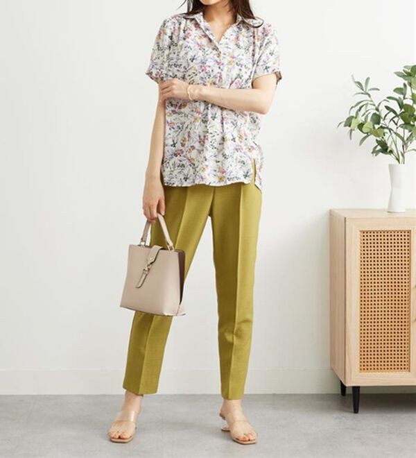 BELLUNA（ベルーナ）の「エアリーツイル裾タックシャツチュニック（チュニック）」｜詳細画像