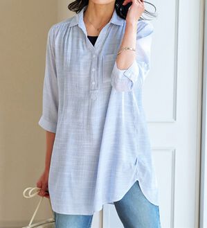 BELLUNA（ベルーナ）の「【シャツ+インナーのセット】スラブ素材ボタン使い裾タックシャツアンサンブル（アンサンブル）」｜ストライプ