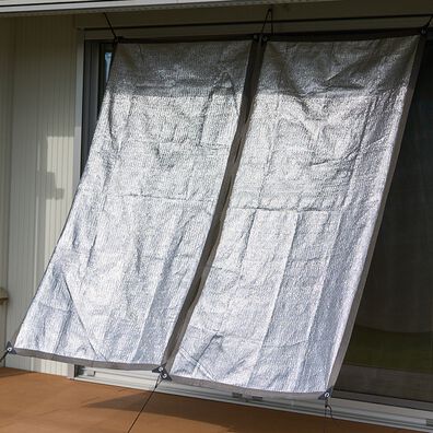 「アルミ遮熱サンシェード　２枚組（その他日用品・趣味雑貨）」