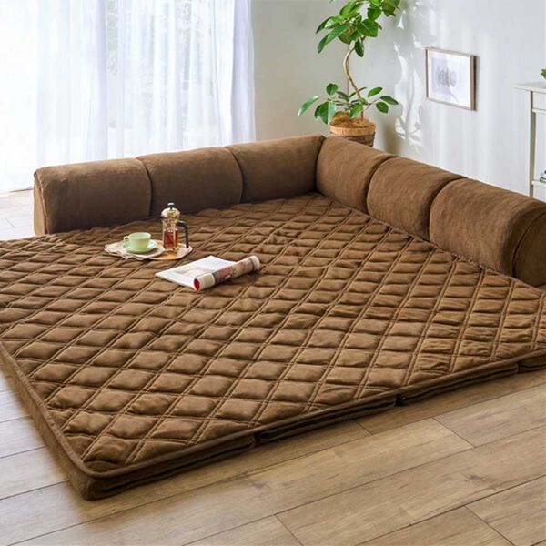 iellio（イエリオ）の「ゆったり・まったりクッション一体型ラグ＜フロアソファ・ローソファー＞（ラグ）」｜ブラウン