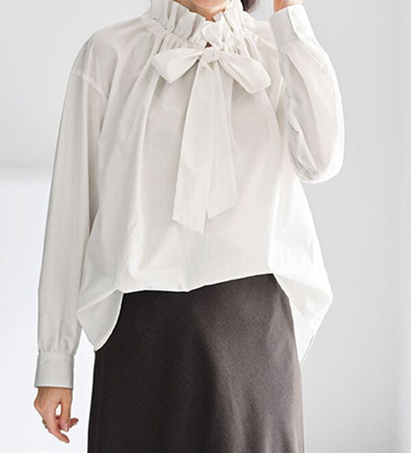 BELLUNA（ベルーナ）の「顔が華やぐギャザーリボンデザインブラウス（ブラウス）」｜詳細画像