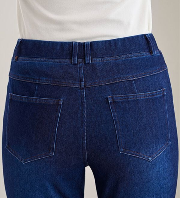 BELLUNA（ベルーナ）の「【再入荷】美ストレッチ素材アンクル丈レギンスパンツ（クロップドパンツ）」｜詳細画像