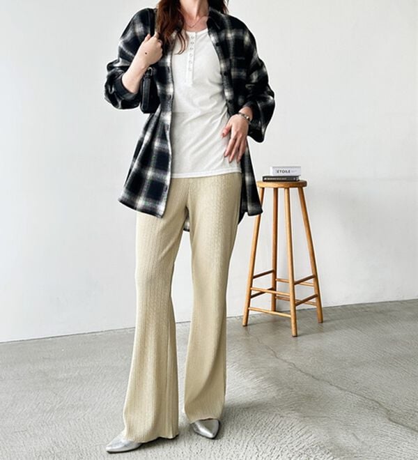 GeeRA（ジーラ）の「セルフカット美脚魅せセミフレアパンツ（フルレングスパンツ）」｜詳細画像