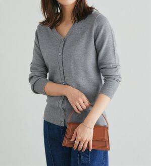 Pierrot（ピエロ）の「【Ｍ～３Ｌ】ふんわり質感プレミアムカシミヤタッチカーディガン（ニットカーディガン）」｜杢チャコール