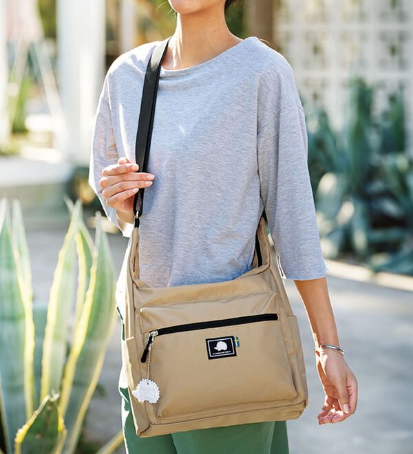 BELLUNA（ベルーナ）の「＜スカンジナビアンフォレスト＞Ａ４が入る！軽量ショルダー（ショルダーバッグ）」｜詳細画像