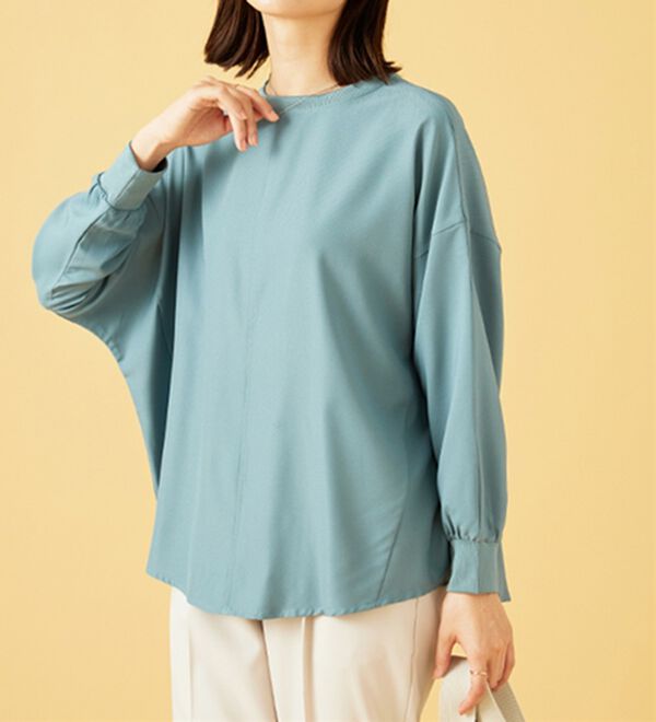 BELLUNA（ベルーナ）の「きれい見えドルマンプルオーバー（カットソー）」｜セージ