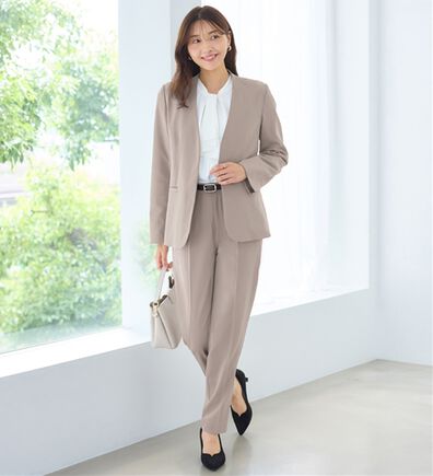 alotta（アロッタ）の「【２点セット】洗える！多機能ノーカラージャケットスーツ（パンツスーツ）」