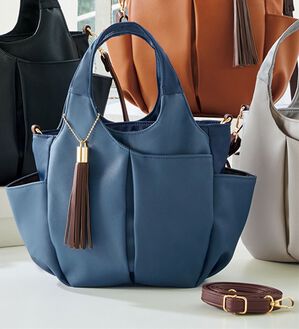 BELLUNA（ベルーナ）の「１０ポケット２ＷＡＹ柔らか軽量手提げ（ハンドバッグ）」｜ネイビー