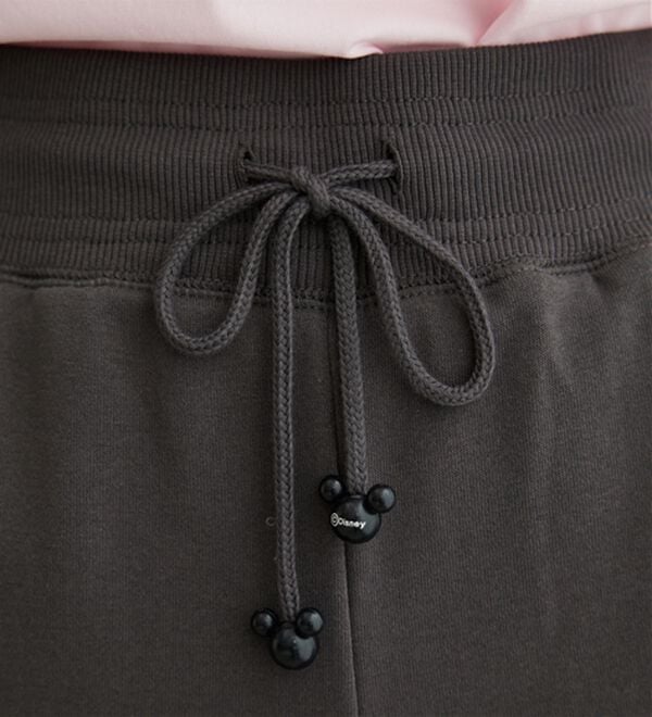BELLUNA（ベルーナ）の「＜Ｄｉｓｎｅｙ＞【ミッキー】裾ゴム入り刺しゅう裏毛パンツ（その他パンツ）」｜詳細画像