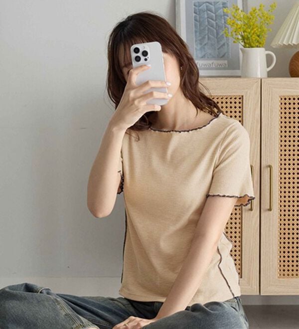 CHAN ME（チャンミ）の「配色ボートネックメロートップス（Tシャツ）」｜詳細画像