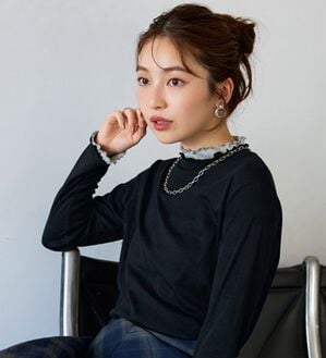 BELLUNA（ベルーナ）の「重ね着風フリル衿プルオーバー（カットソー）」｜黒&times;杢グレー