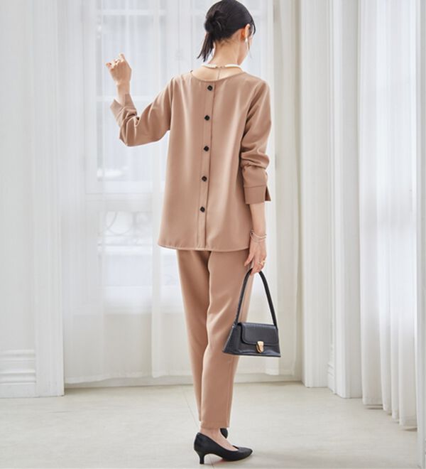 RANAN（ラナン）の「【選べるデザイン】楽してきれい見え！セットアップ（ブラウススーツ）」｜詳細画像