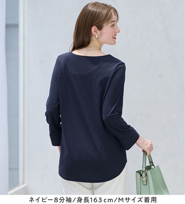 alotta（アロッタ）の「【選べる袖丈】柔らか綿混素材パール調ボタンＴシャツ（カットソー）」｜詳細画像