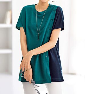 BELLUNA（ベルーナ）の「ボタン使い配色切替デザインチュニック（チュニック）」｜ターコイズ／ネイビー