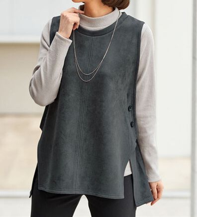 BELLUNA（ベルーナ）の「スエード調素材ベストアンサンブル（アンサンブル）」